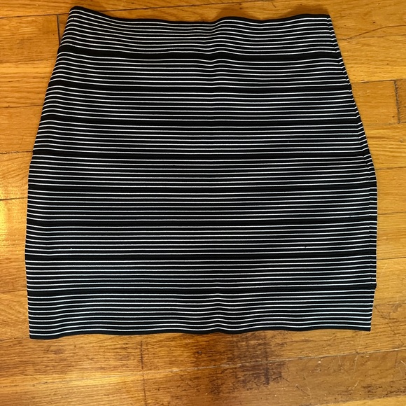 BCBG MaxAzria Striped Mini Skirt - Picture 2 of 3
